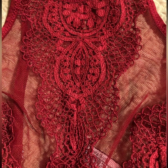 VS Lace Bralette - Picture 2 of 4